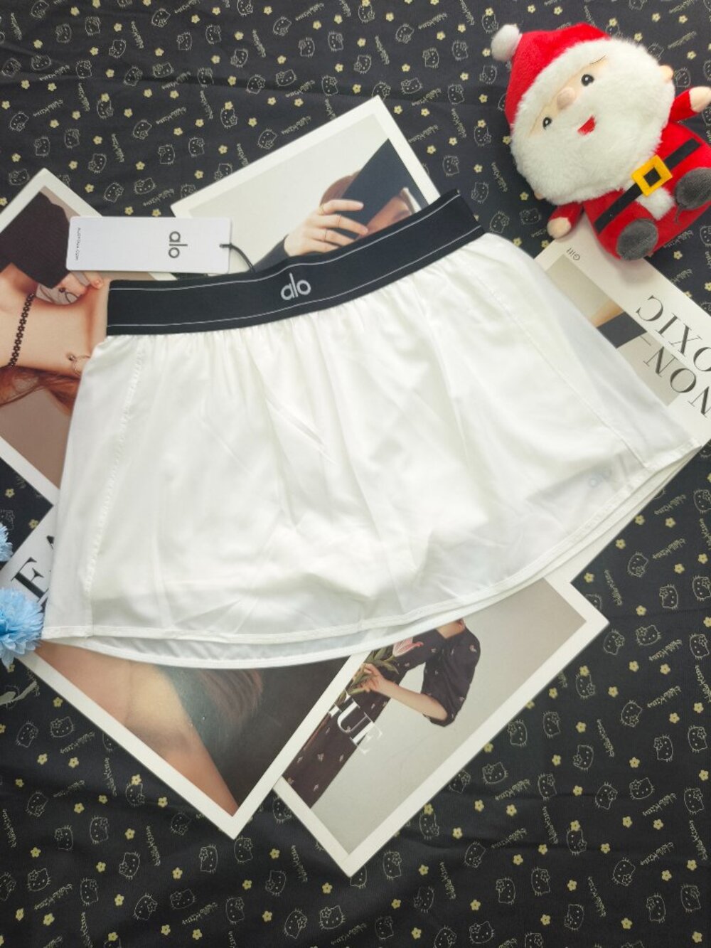 Alo Yoga White Match Point Skirt🤍 - Sporty, Tennis and Vacation Favorite🏄🏻 - Picture 2 of 9